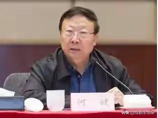 四川一厅官通过“站台”为亲属谋取巨利，怎样站台，判决书透露细节：妻弟等人利用他的