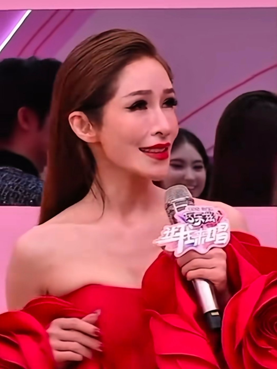 萧亚轩x整成这样了.. ​​​
