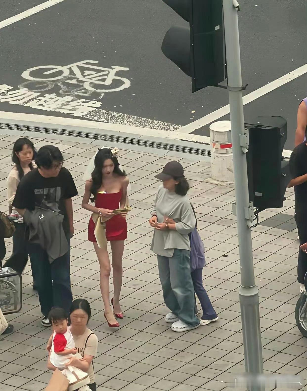 只有瘦到这种程度，上镜才刚刚好 