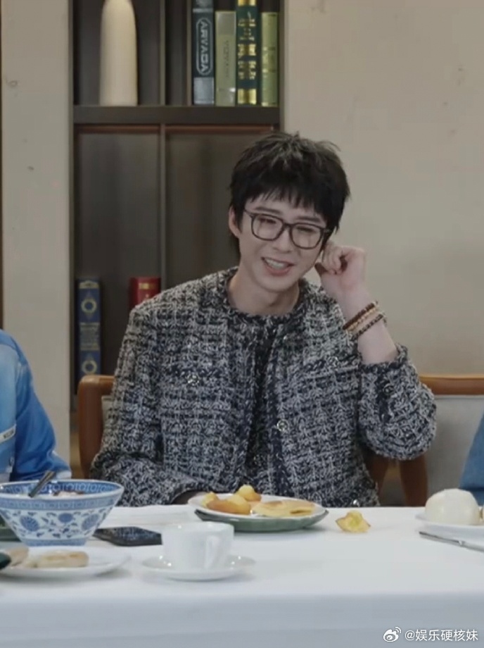 刘宇宁为练胆量疯狂看恐怖片刘宇宁为录开推看恐怖片练胆量刘宇宁这操作太牛了😨开推