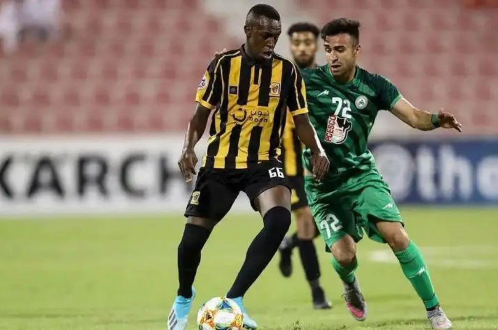 今日继续朝着好的方向出发！作品：吉达联合vs纳萨夫    吉达联合状态火热，纳萨