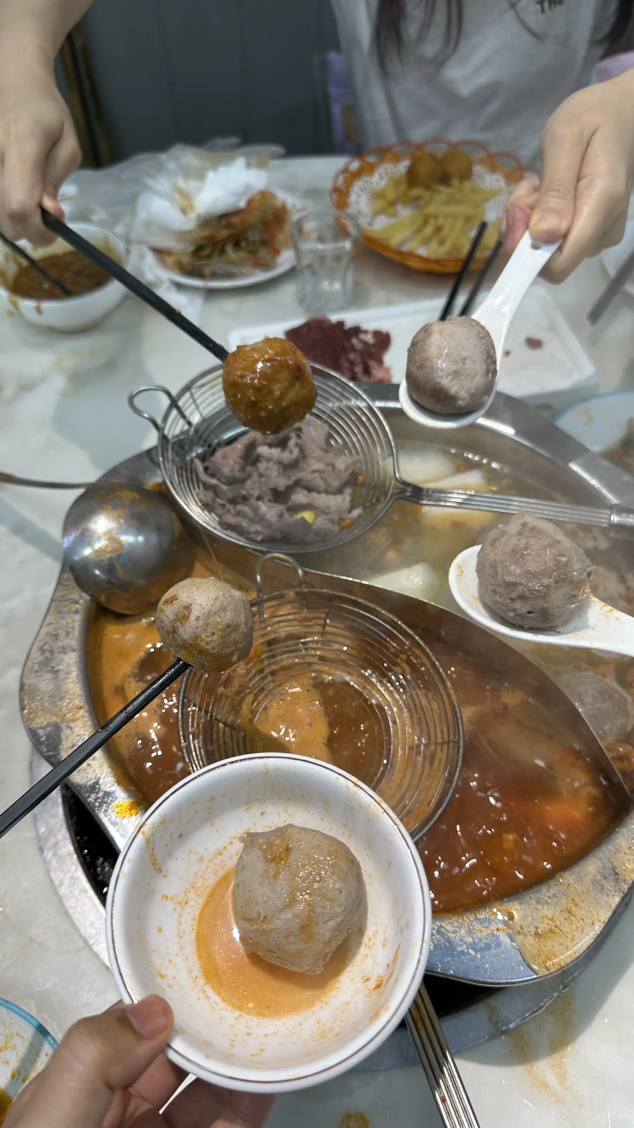 集齐5粒牛肉丸，兑换一只星一？不，是熊猫车。