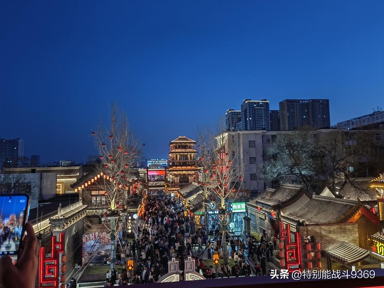 今年春节有点异常
   1、城市的春节气氛如同大礼拜，没有什么不同。只有多了些对