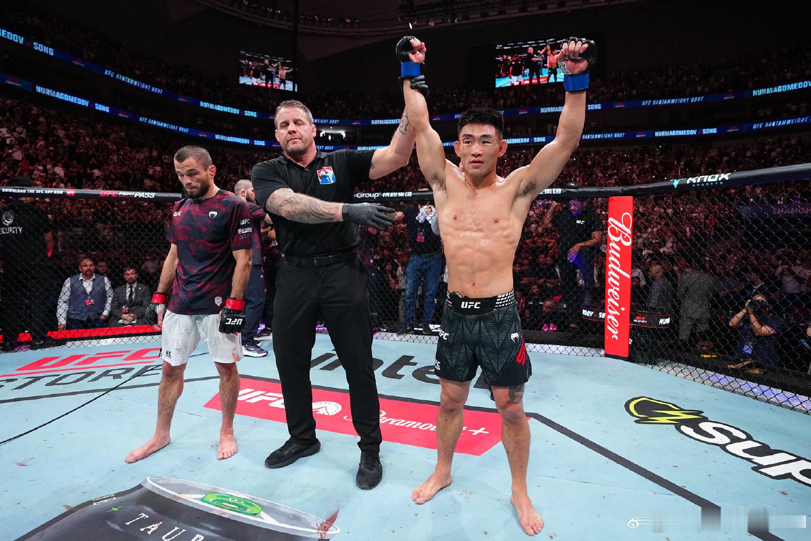 UFC上海站创赛事亚洲纪录UFC上海站连破两纪录 在宋亚东KO乌马尔的UFC格斗
