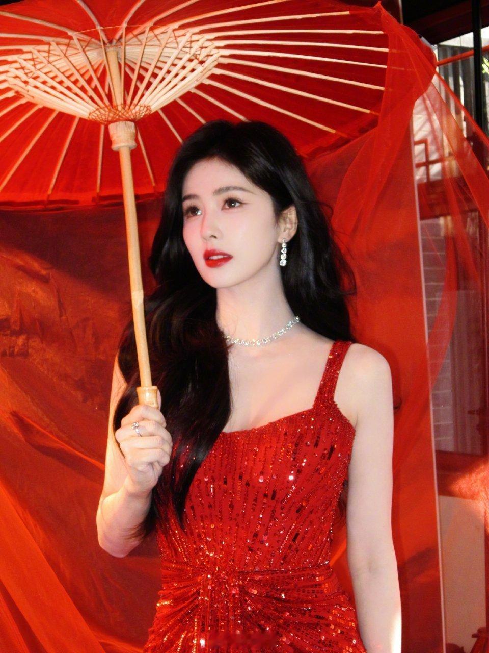 唐宫奇案之青雾风鸣 我的评分：白鹿熬夜追平唐宫奇案唐宫奇案不愧是让白鹿熬夜追平的