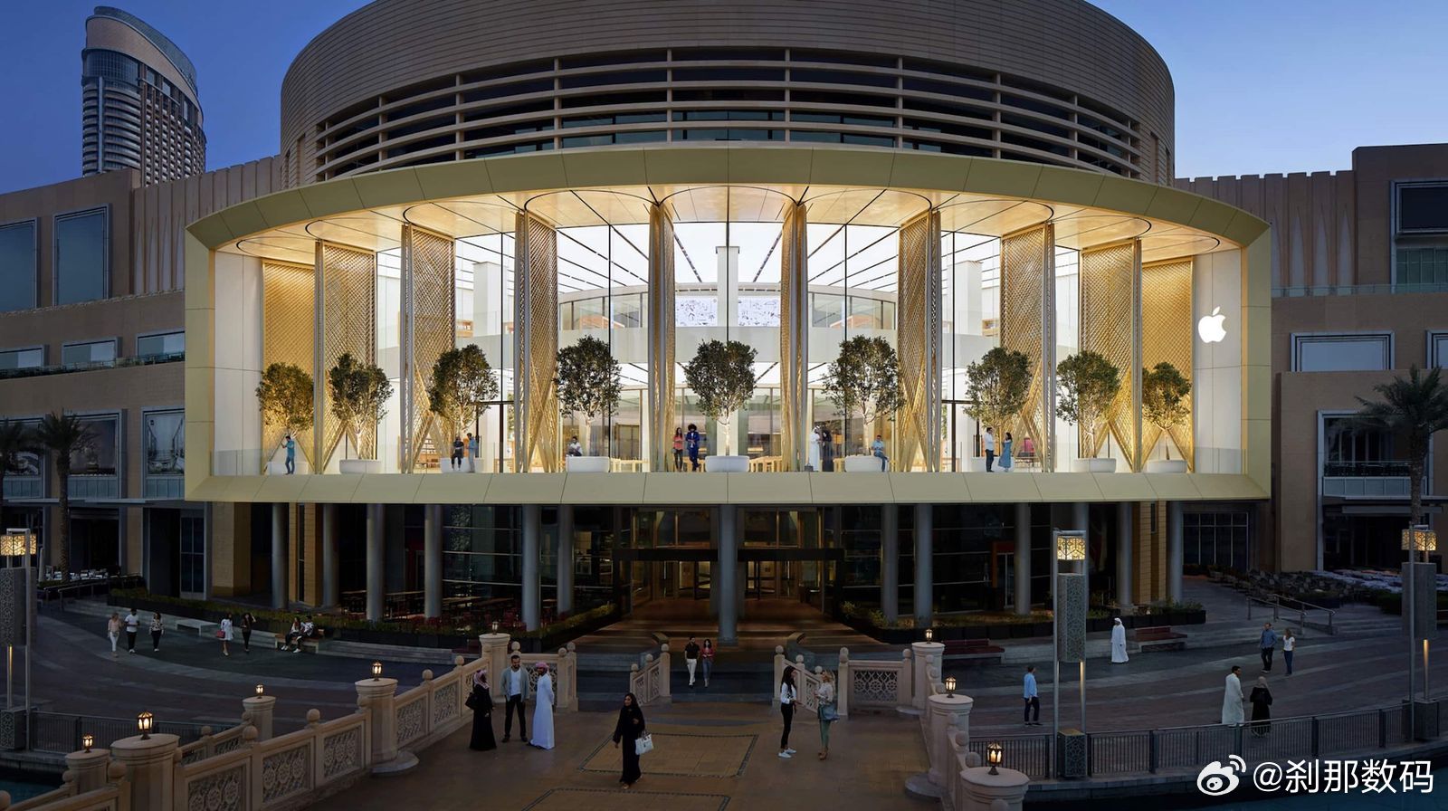 由于中东冲突升级，为保证工作人员安全，苹果宣布暂时关闭阿拉伯联合酋长国的所有五家