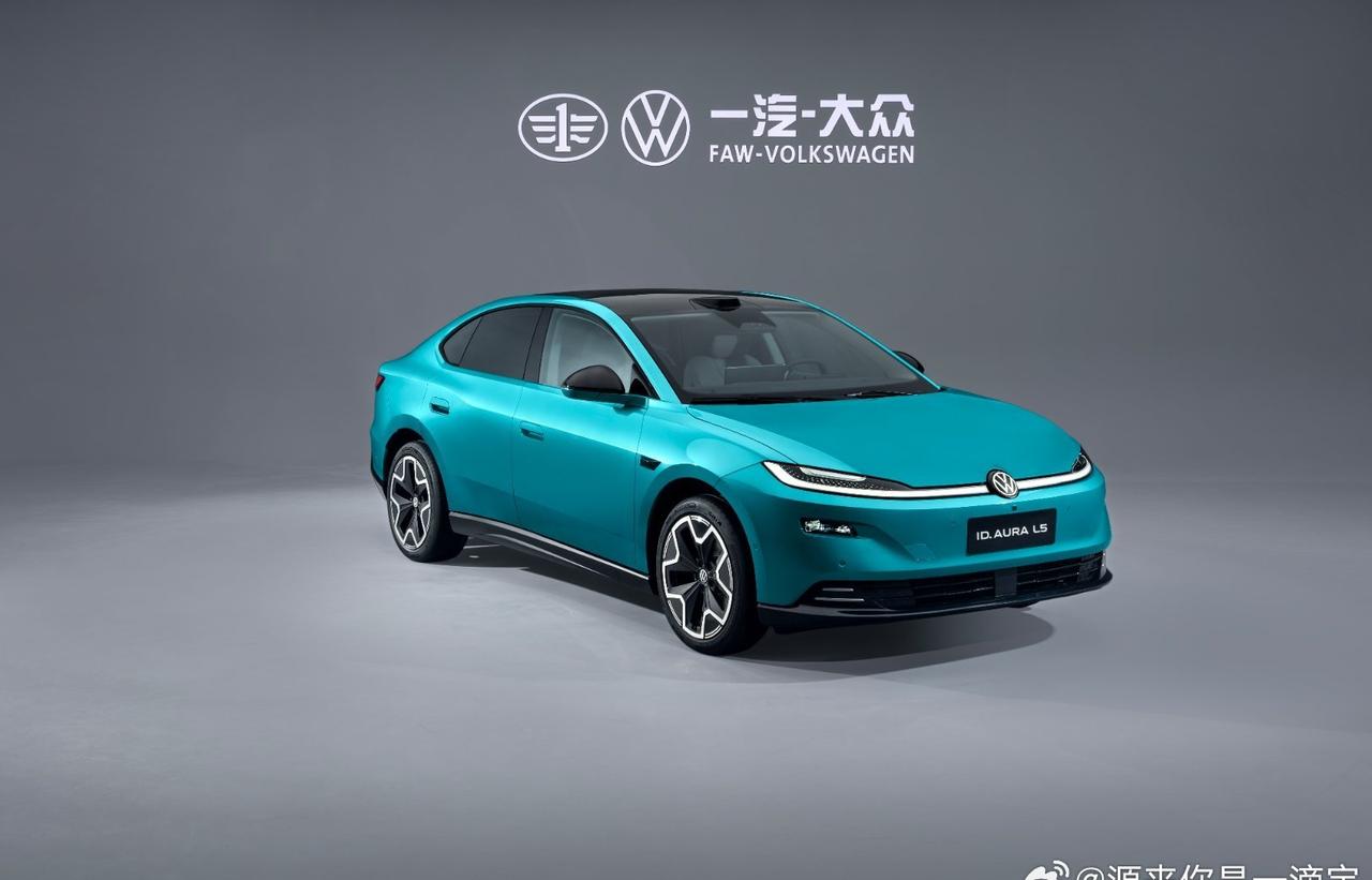 终于近距离了解一汽‑大众 ID.AURA L5，和 ID.AURA T6 组成的
