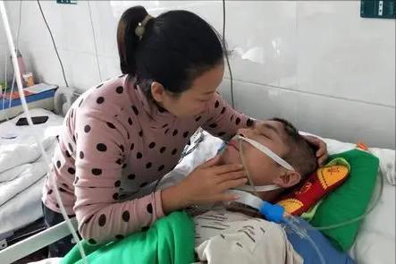 “善恶终有报！”河南大哥为救陌生小孩重伤昏迷，醒来后第一句话问：“孩子没事吧？”