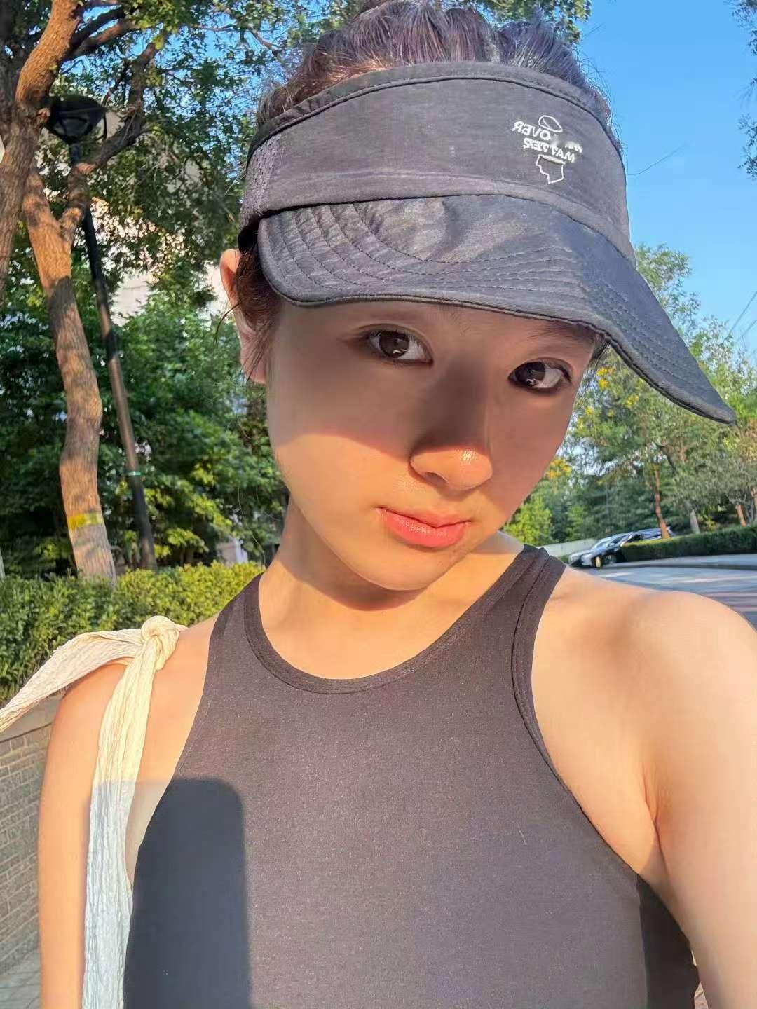 李兰迪素颜健身照李兰迪猛练两小时哇！李兰迪素颜健身照 ！！猛练两小时！ ​​​