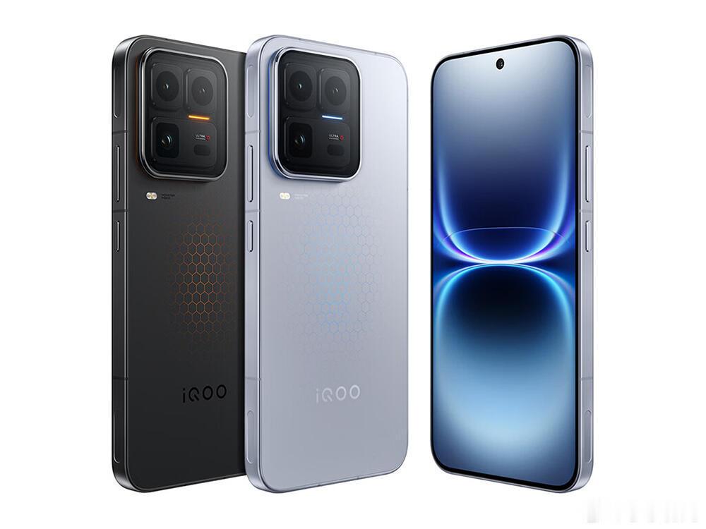 蓝厂还是太权威了，iQOO 15 Ultra和vivo X300 Ultra两款