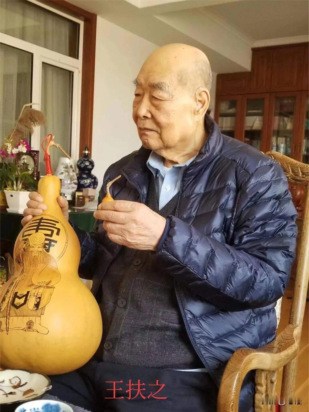 志愿军师长回乡探亲，搭了辆驴车，赶车的老汉唠了一路：我儿子18年前当兵走了……话