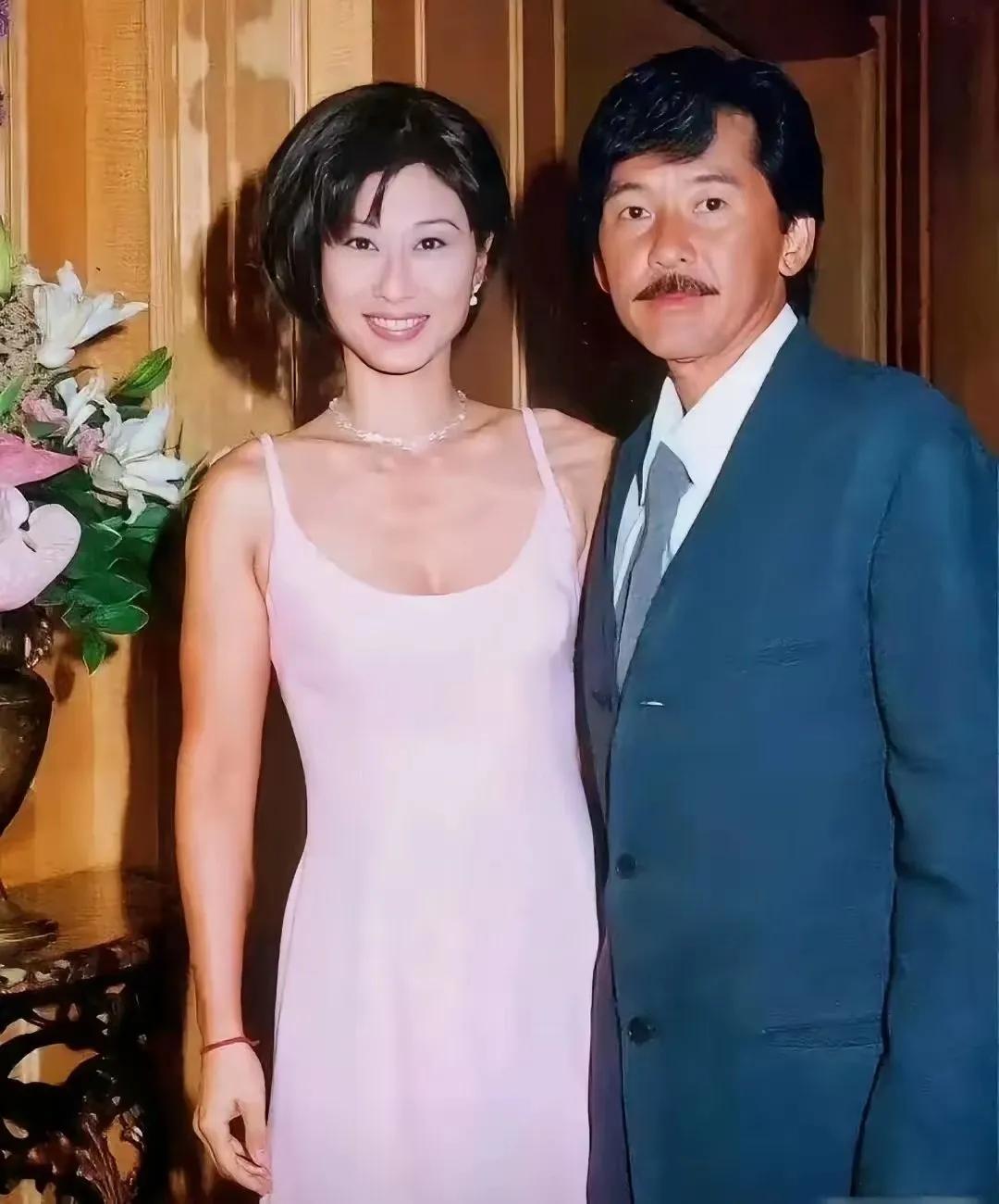 原来林子祥和叶倩文是夫妇，我是最后一个知道的吗？[笑哭]嫁给林子祥的时候，叶倩文