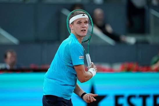 门希克最新的短发+发带造型，大家喜欢吗？马德里1000赛