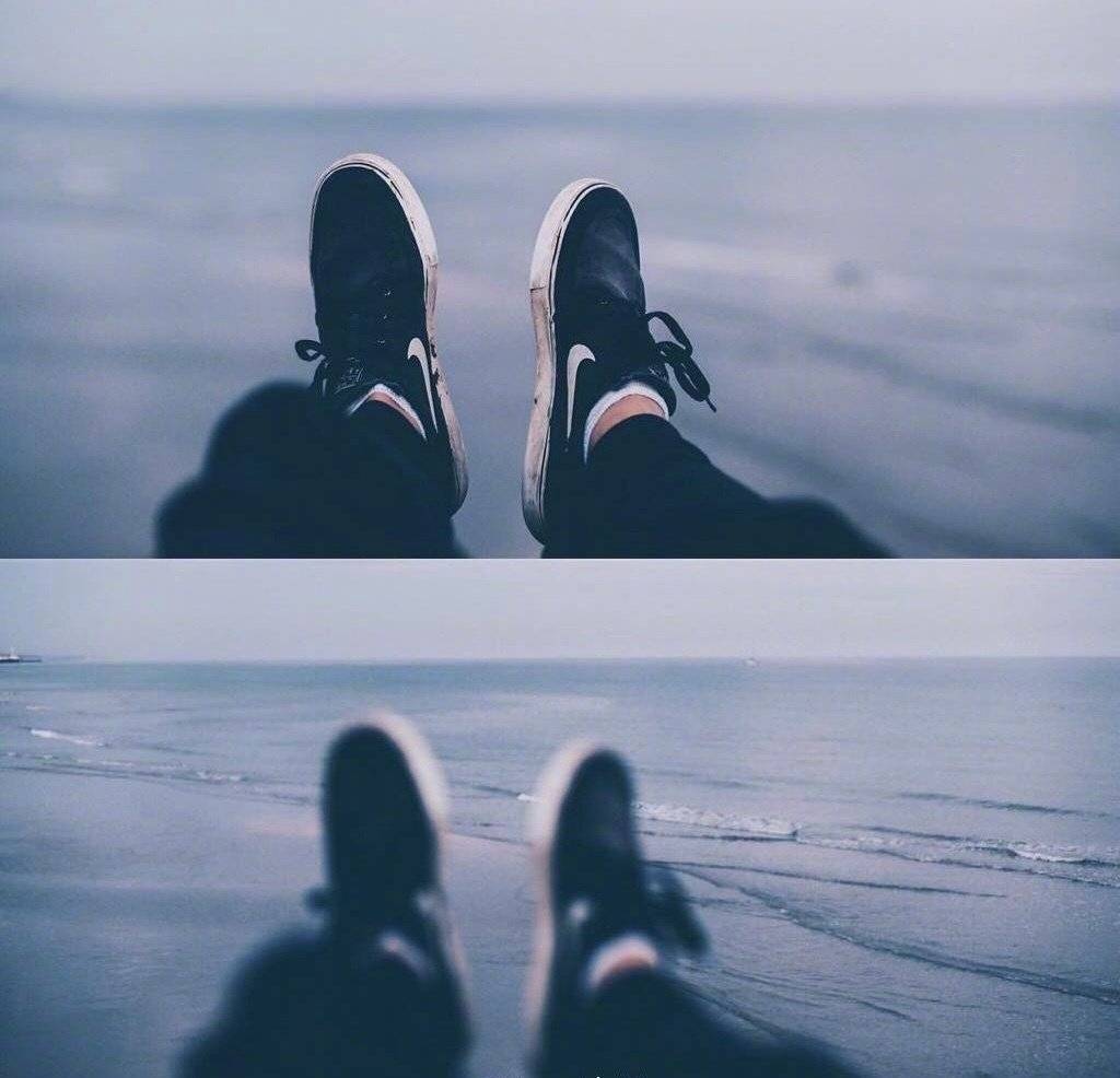 “你一边讨厌着你现在的生活状态，一边懒散地混过每一天。”