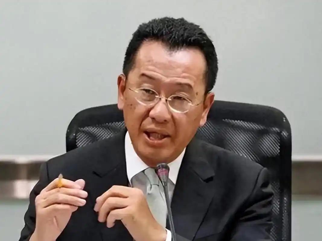 台防务部门主管顾立雄对外宣布，10 月 6 日，台湾地区防务主管部门最高负责人顾