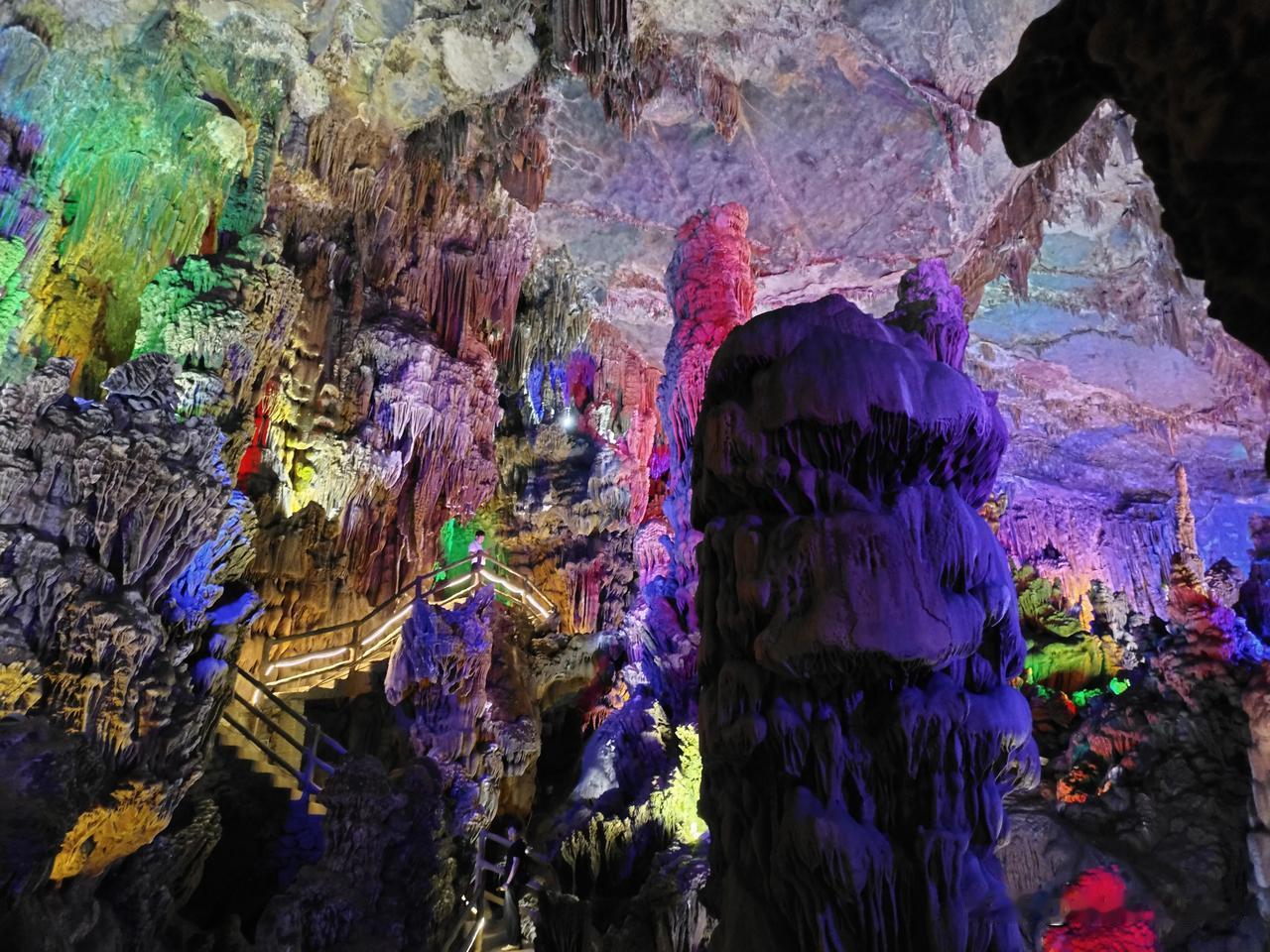舜皇岩美景-永州周边游走进舜皇地下别宫 感受五彩斑斓的美丽 #溶洞# #旅游# 