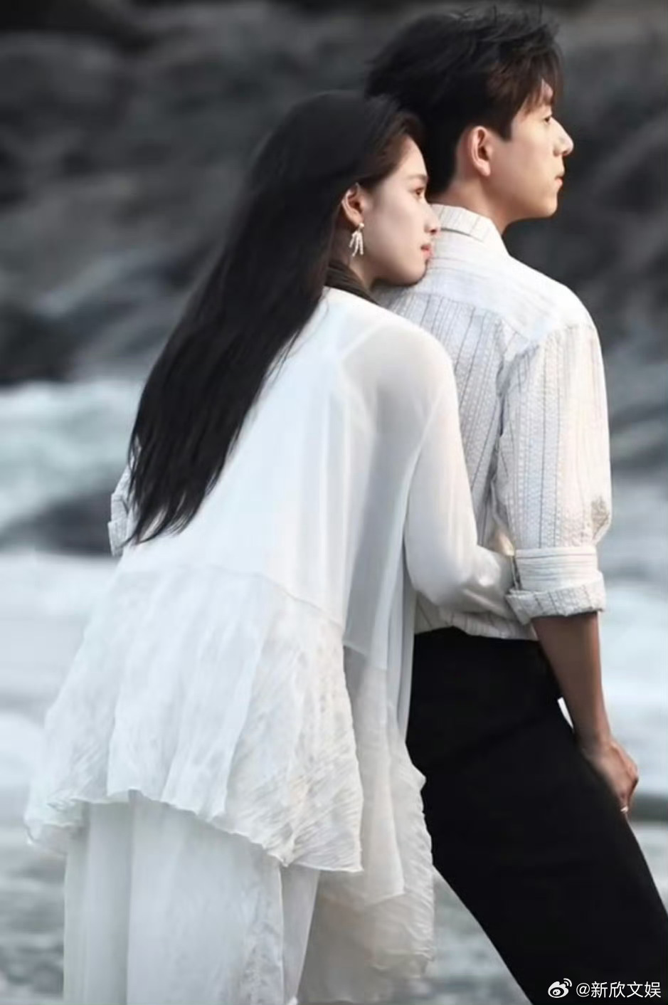 张婧仪海边背后抱李现路透张婧仪背后抱李现张婧仪海边背后抱李现路透🈶，伟大的两张