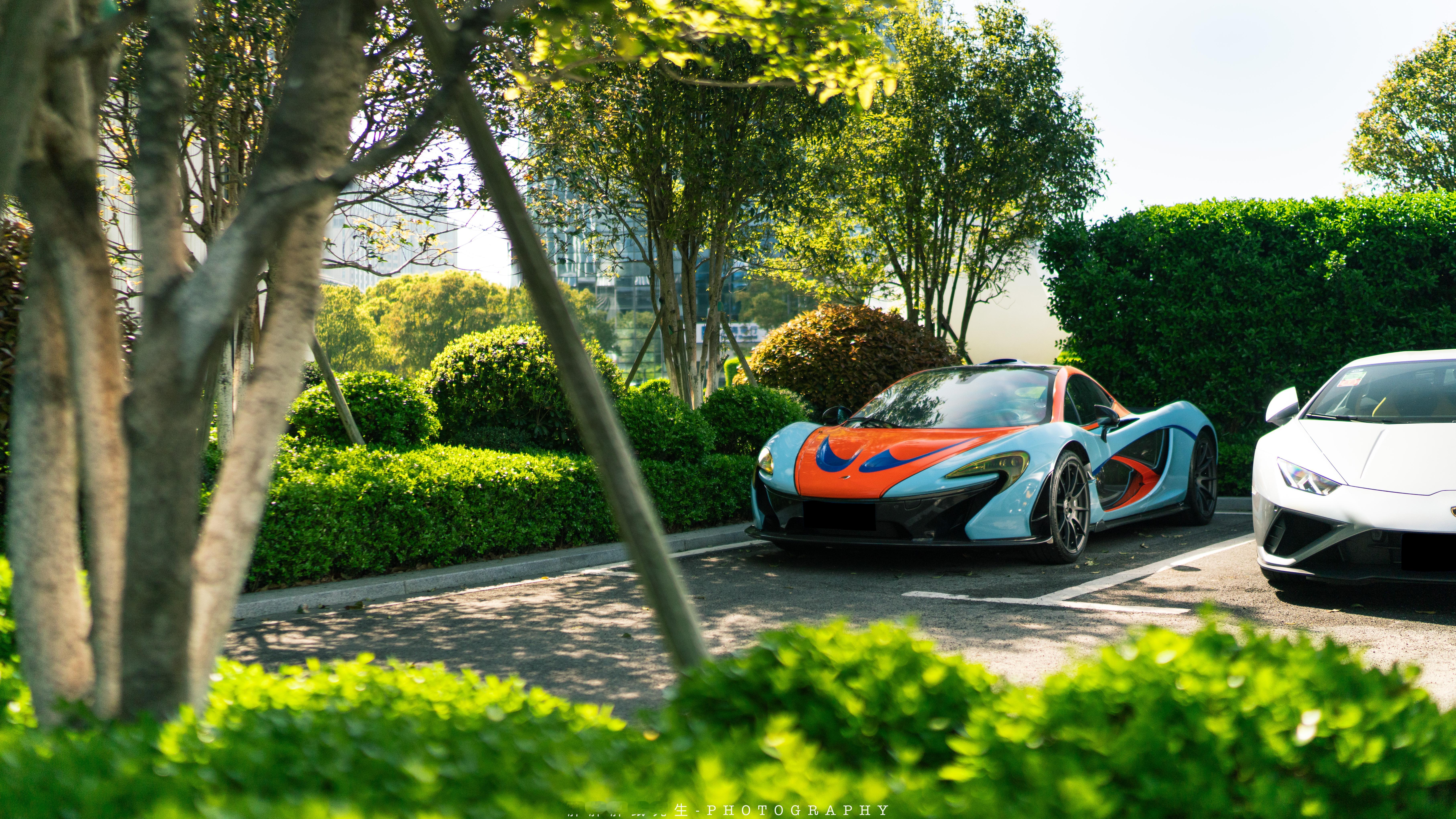 McLaren P1 笑脸杀手？在gulf配色的加持下，这台更像是可爱的微笑天使