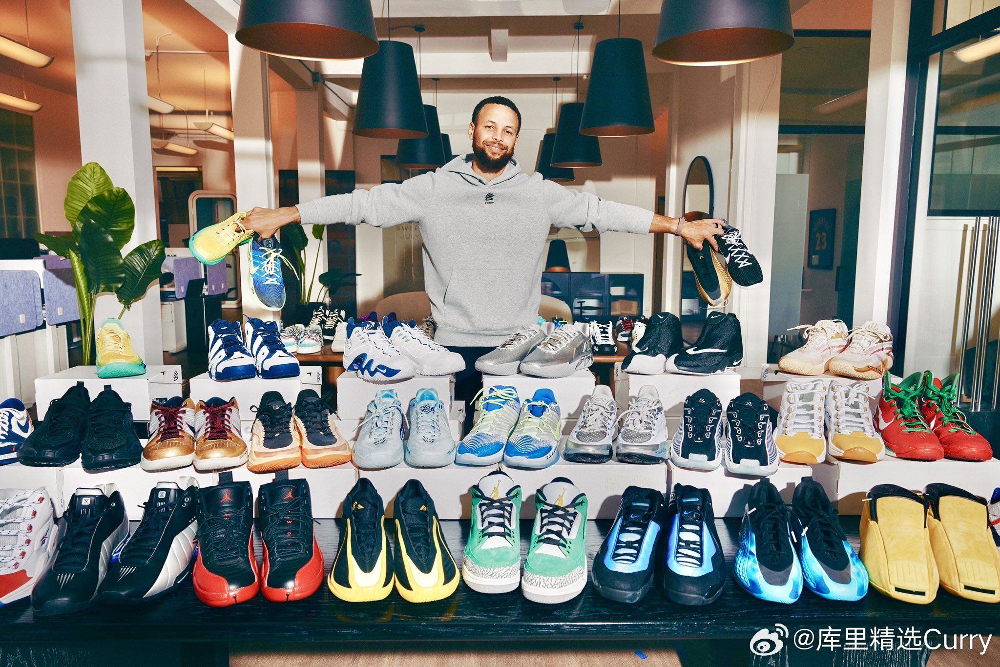 完整版：斯蒂芬·库里正在拍卖他的“球鞋自由市场”收藏，所有收益将用于支持他的基金