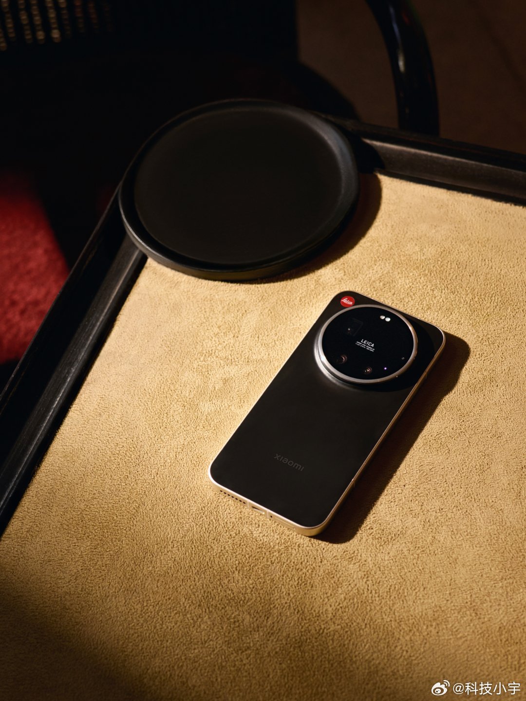 创造历史了兄弟们！17U徕卡版黑银色成为第一款且唯一一款进驻徕卡中国门店售卖的手