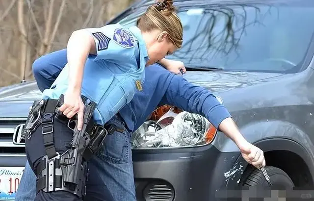 袭警不管在哪里国家都可能被判罚