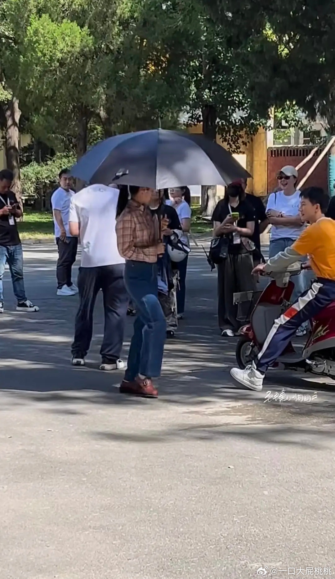 美顺跟长生同框路透，男主人设不是傻子么这会看着不傻[泪奔] ​​​