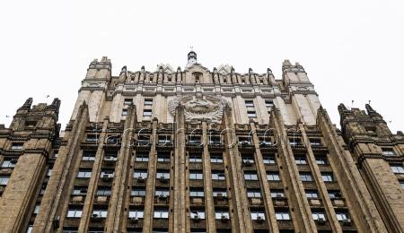 俄外交部说："我们确实正密切关注围绕俄油轮'马利内勒'号的异常情况。目前，我们的