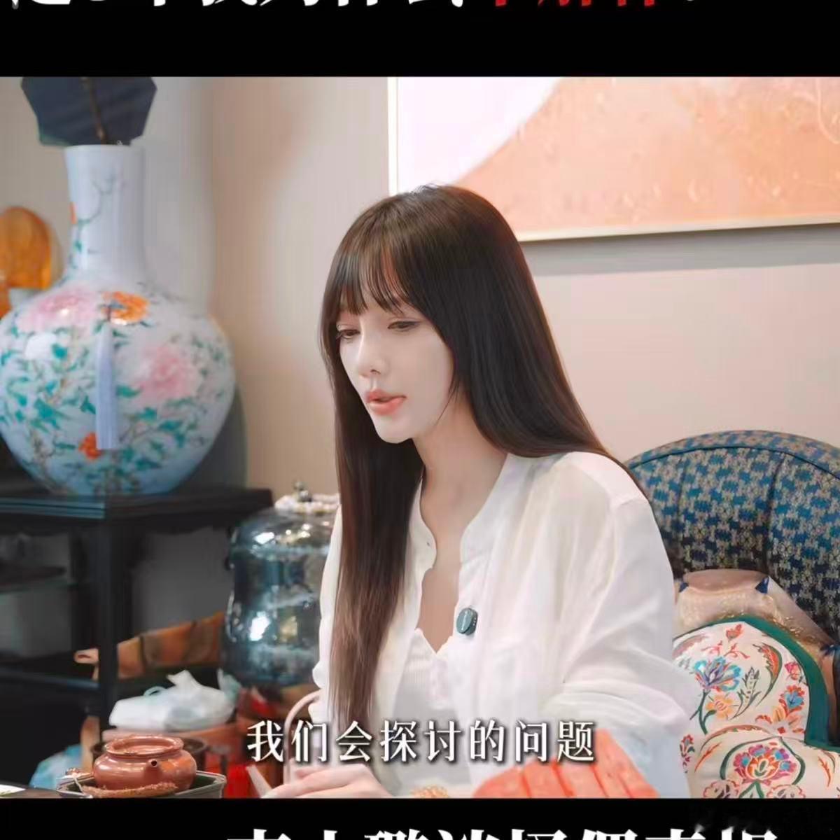 总有人反复拿着早年综艺片段评判贾乃亮，别忘了当时他只是毫无经验的新手爸爸，手忙脚