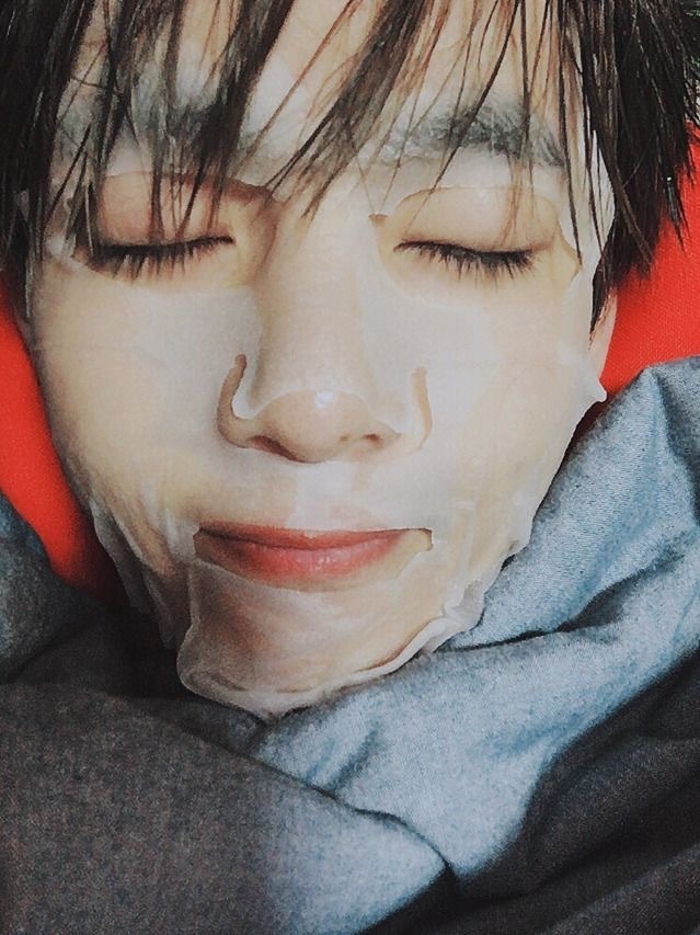 金泰亨[超话] 很爱敷面膜的宝宝✨ ​​​