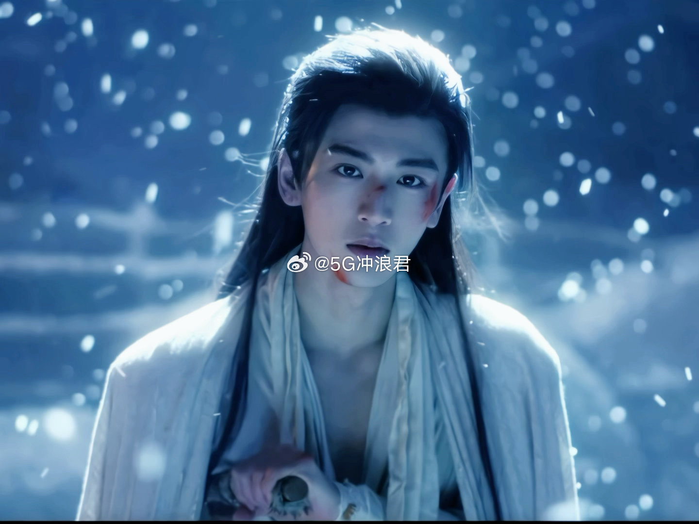 张凌赫逐玉追剧团逆应援 被逐玉逆应援狠狠圈粉，张凌赫颜值演技在线，宠粉更是满分，