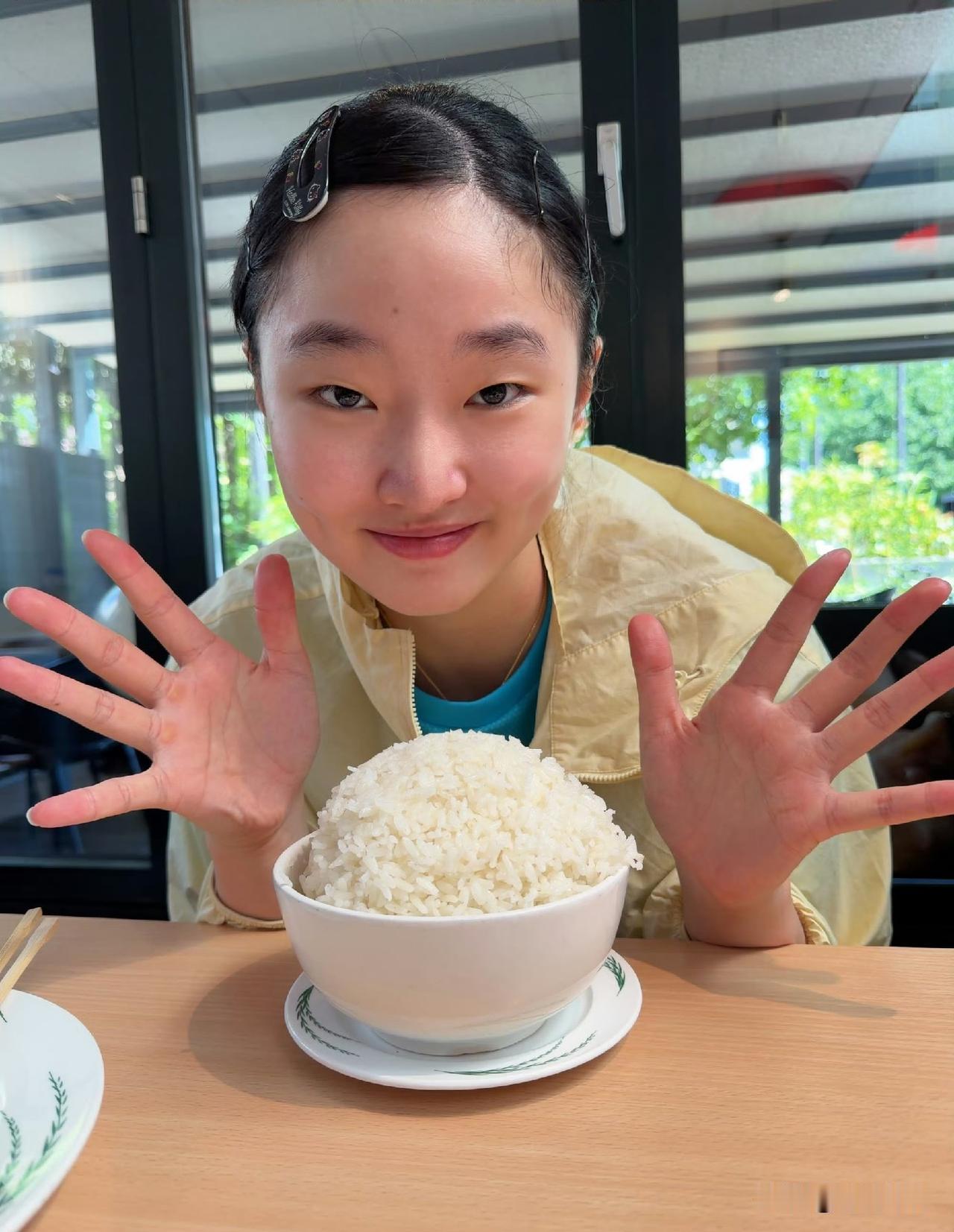 不清楚日本人平常都是怎么过生日的，张本美和倒挺特别，一碗白米饭就把18岁生日对付
