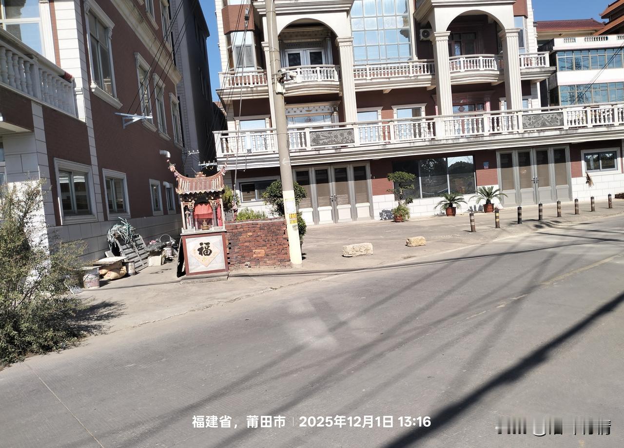 大家都知道莆田鞋，

可是莆田还是妈祖的故乡，

这里距离大海非常的近，

还有