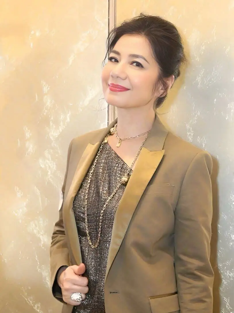 不要因为一时投缘，就随意亮出底牌，交浅言深是交往大忌……