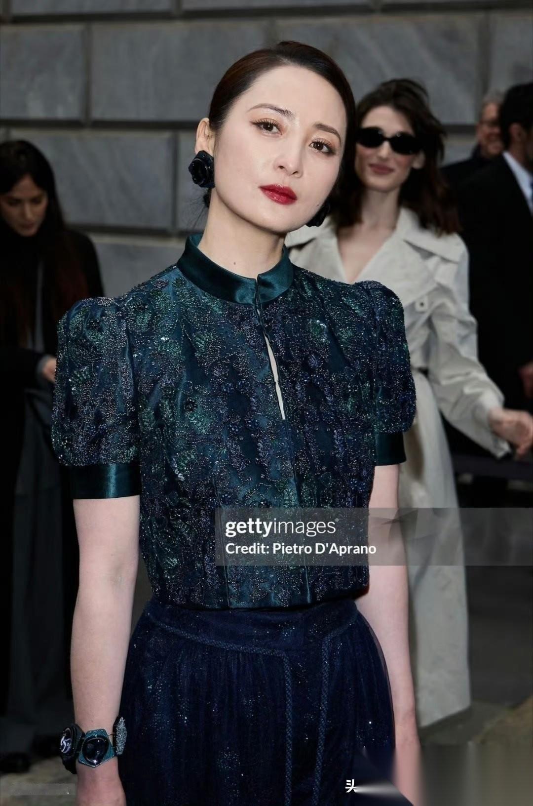 演员蒋勤勤说："我早晨绝对不跟陈建斌商量事儿，我记得有次，我有个很着急的事，于是