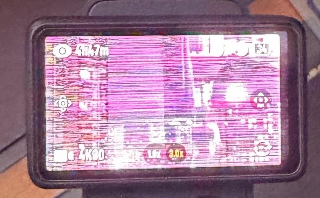 有粉丝说大疆pocket4Pro无论是照片模式还是摄像模式，焦距一推进到 3 倍