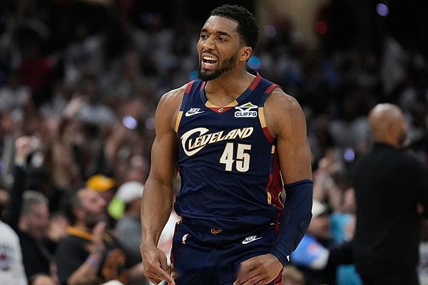 NBA：米切尔43分哈登全场唯一两双 骑士扳平大比分
北京时间5月12日上午，N