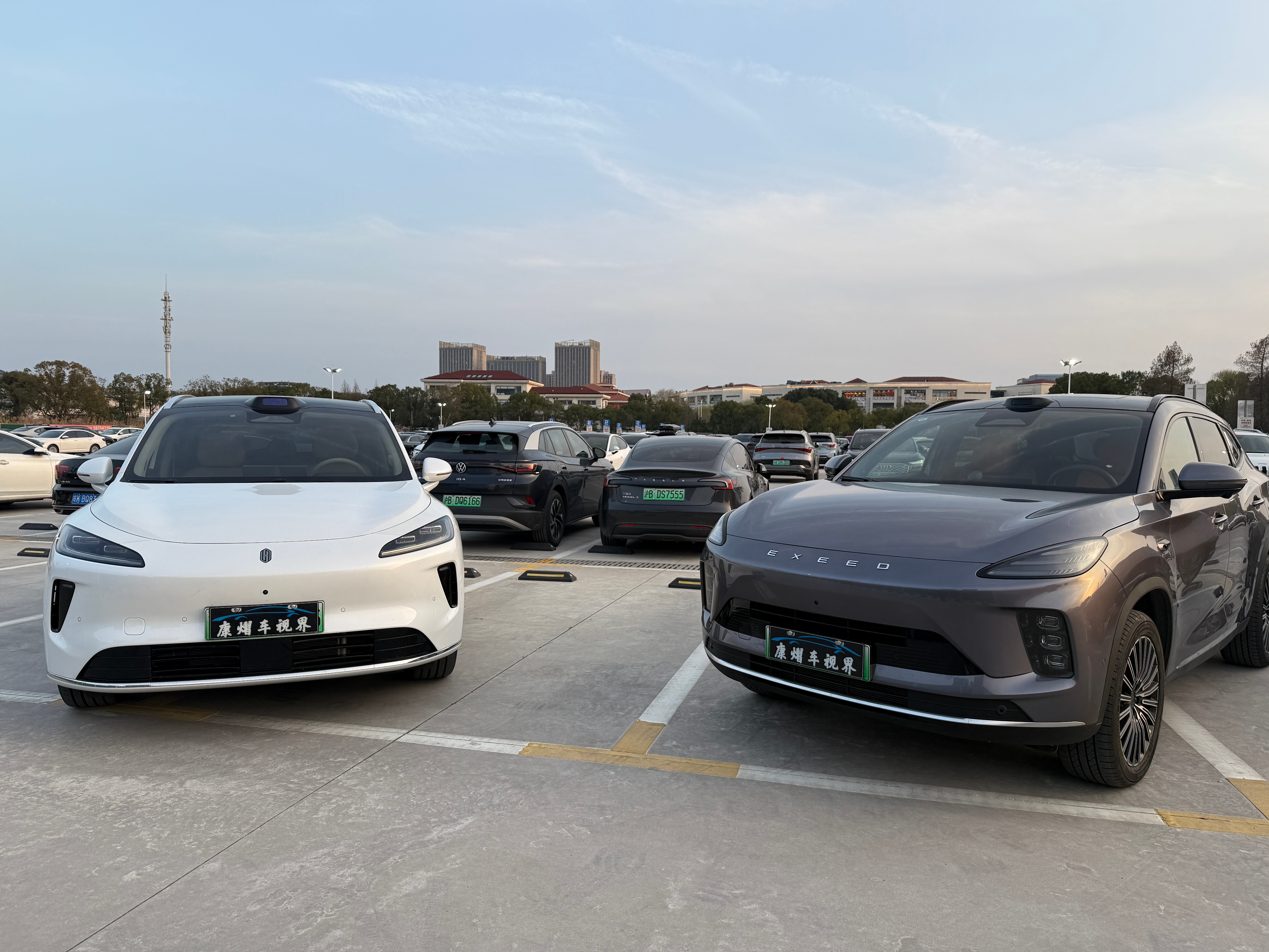 今天一整天在拍它们星途ET5和尚界H5，都是好车，到时候等我节目吧大v聊车星途e