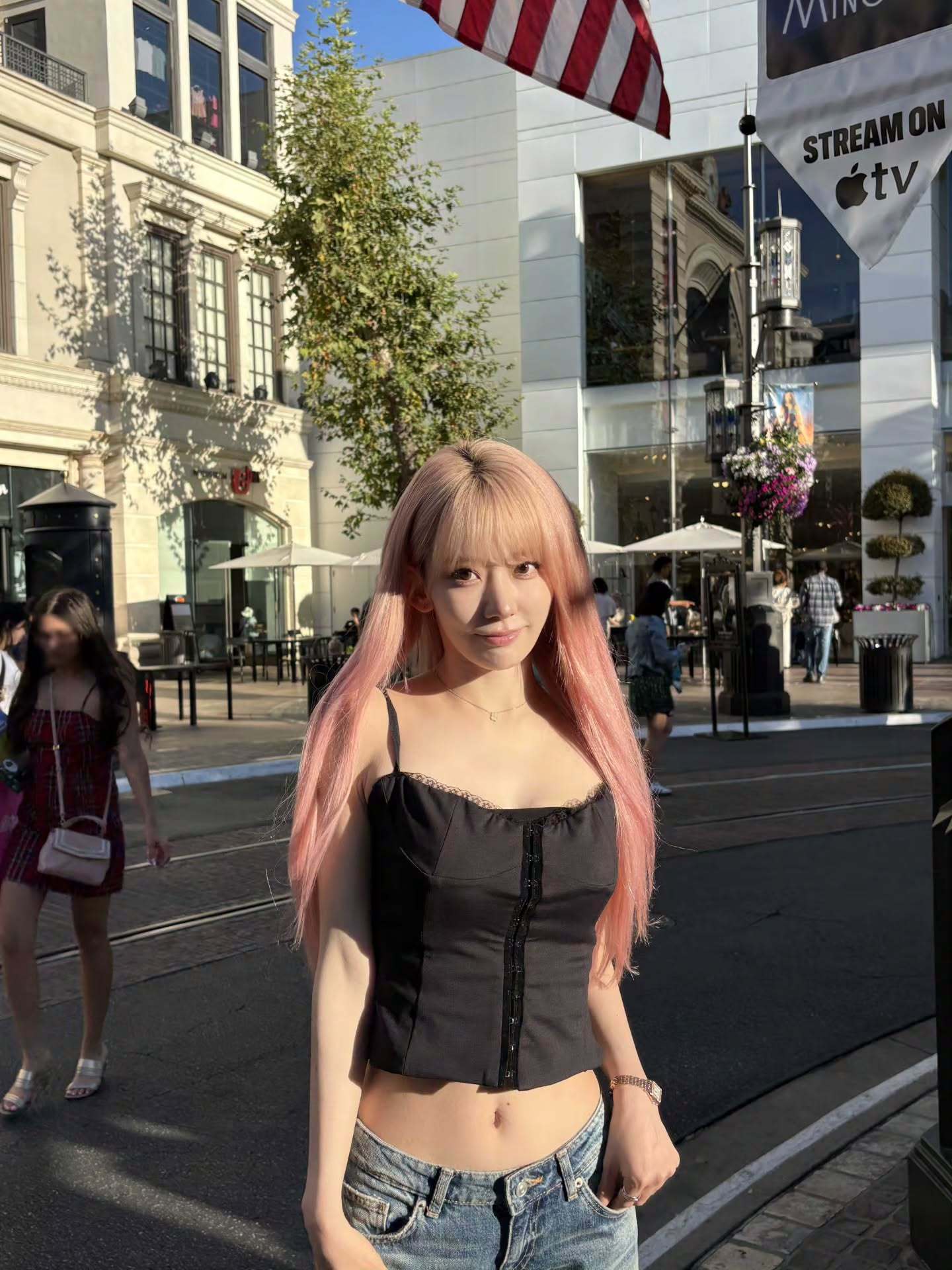 宫脇咲良 INS更新🖤💕 