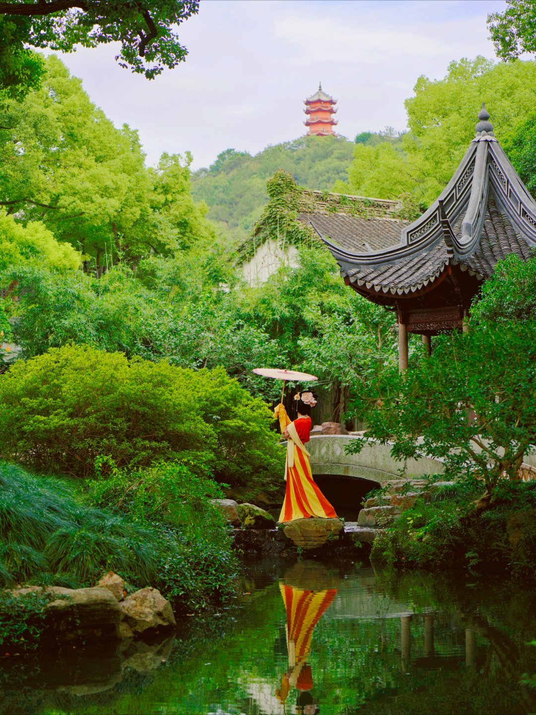 无锡国庆夜生活天花板:惠山古镇夜游玩法，超惊艳！刚从无锡回来，惠山古镇的国庆夜游
