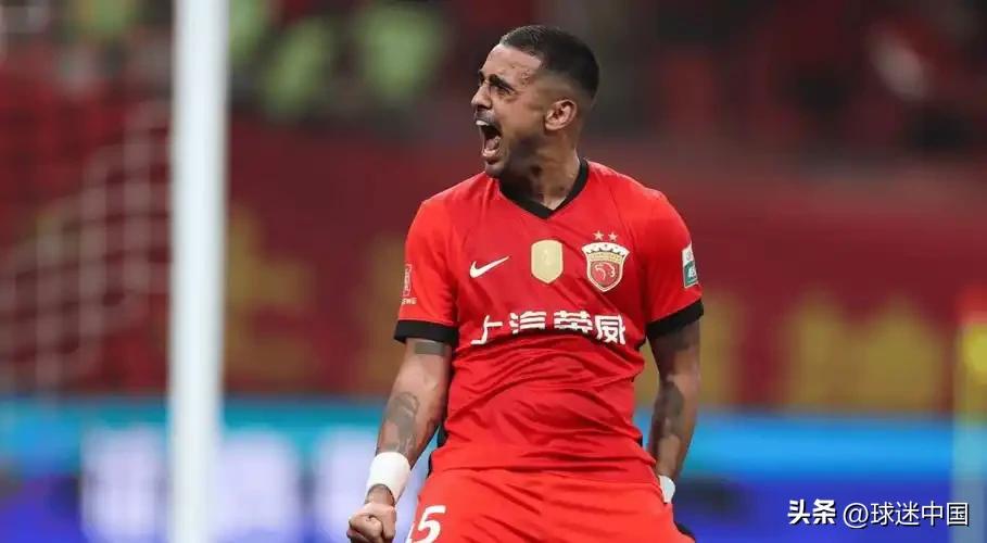 带伤上阵仍造威胁！莱昂纳多配得上国足归化名额
 
超级杯海港落败，带伤替补的莱昂