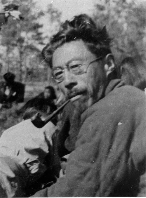 刘文典、闻一多恩怨始末

1，起因：刘文典“擅离职守”去抽大烟

1943年，昆