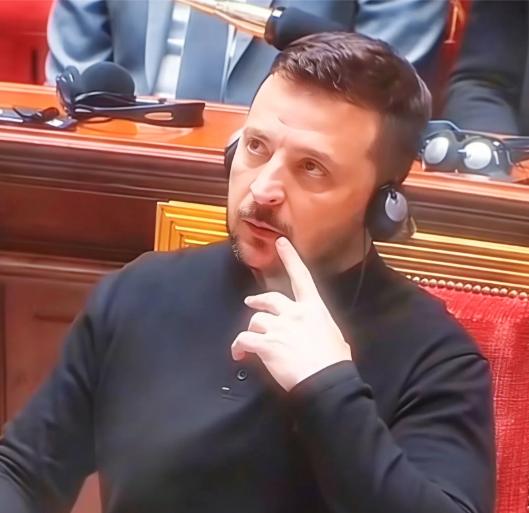 泽连斯基现在肯定后悔死了，当听到美国总统特朗普要强吞丹麦的格凌兰岛言论后，心里一