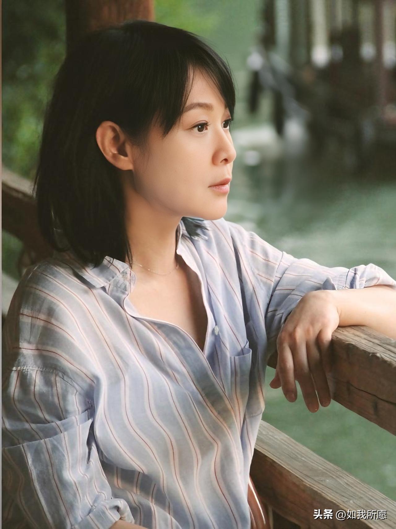 鲁豫问刘若英留学时有没有谈恋爱，
刘若英大方承认谈过，
而且是中囯人。鲁豫追问为