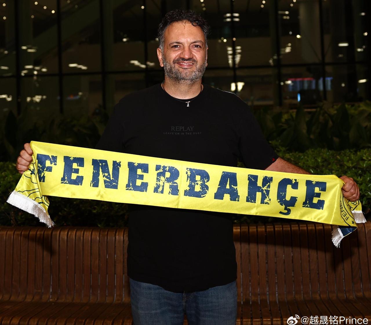 🟡🔵 斯特凡诺·拉瓦里尼抵达伊斯坦布尔，开始与费内巴切备战新赛季。 ​​​