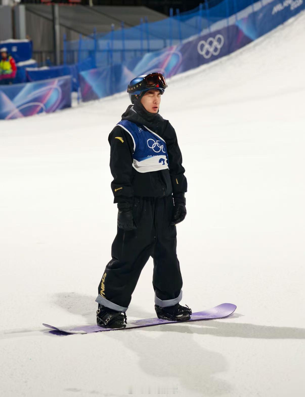 苏翊鸣奥运夺冠后胖到大叔身材苏翊鸣与教练专访谈及北京冬奥夺冠后的状态，坦言登顶后