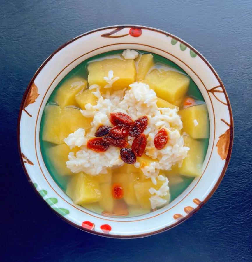 苹果这样吃健脾养胃气色好，你也可以来试试！

近来，天气越来越冷，上次超市买的苹