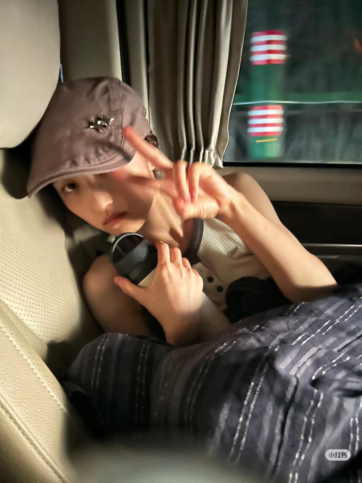 女女熬大夜拍戏好辛苦捏💤这种日常向也很Q 