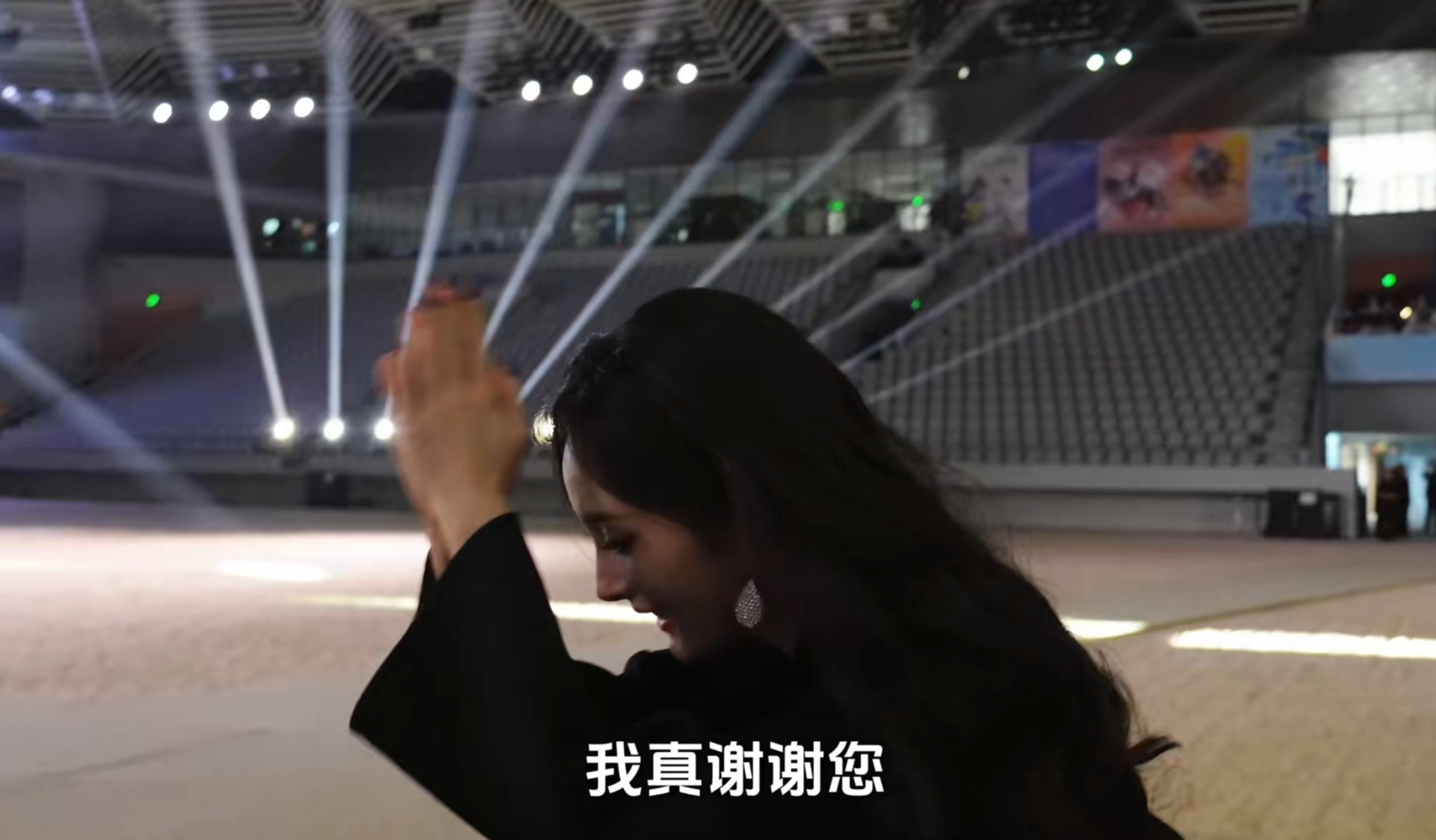 携家妻提前给大家拜年啦[柯基][柯基] ​​​