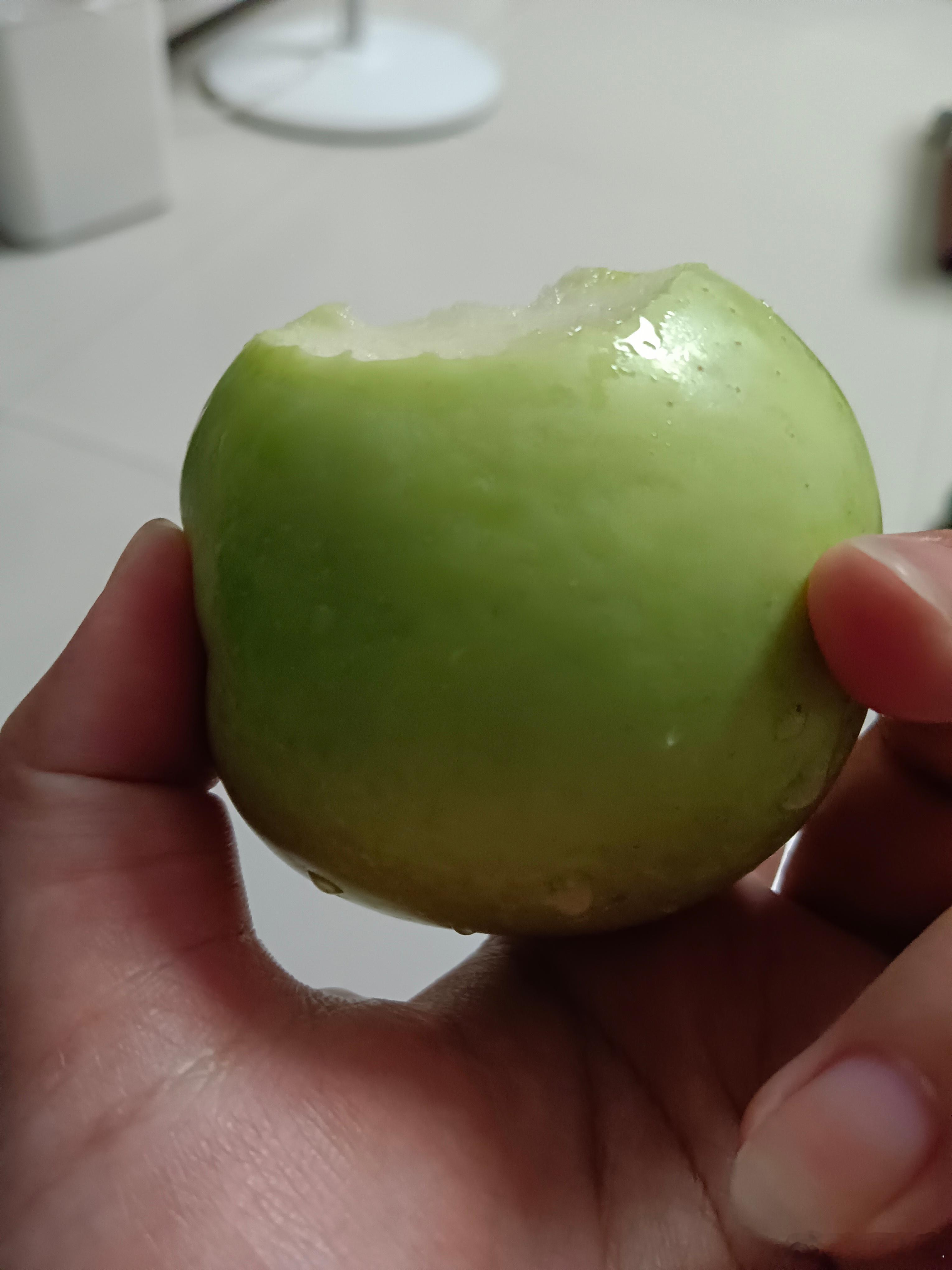 我姐在网上买的苹果长的像那个大枣一样 ​​​