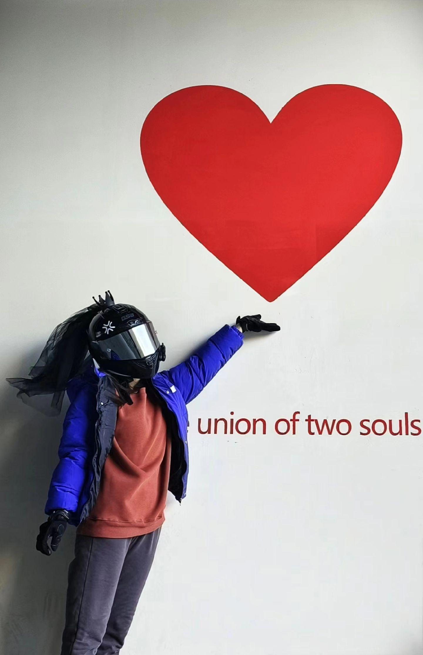 “我一天800个情绪，一会发疯，一会安静，一会话痨，一会消失，我神经分...